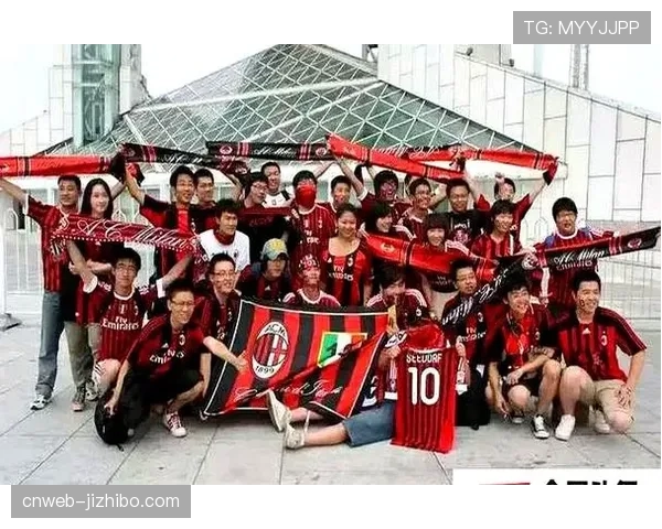 球迷故事：一位85岁国米老球迷第1000次赴主场观赛获俱乐部致敬